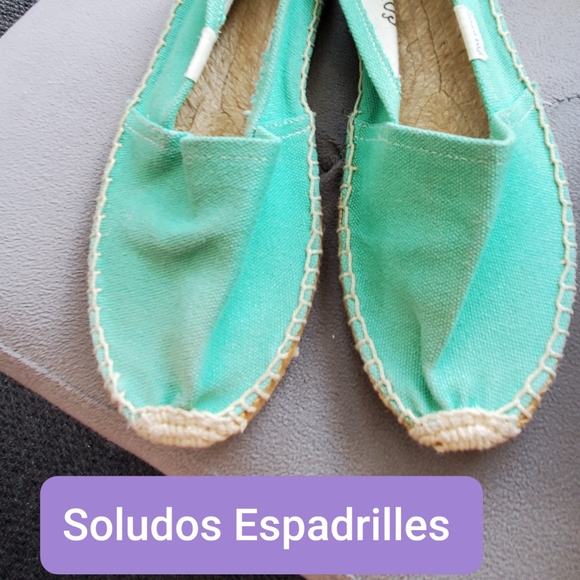 Shoes. Girls size 1. (3 pair) - Picture 3 of 5